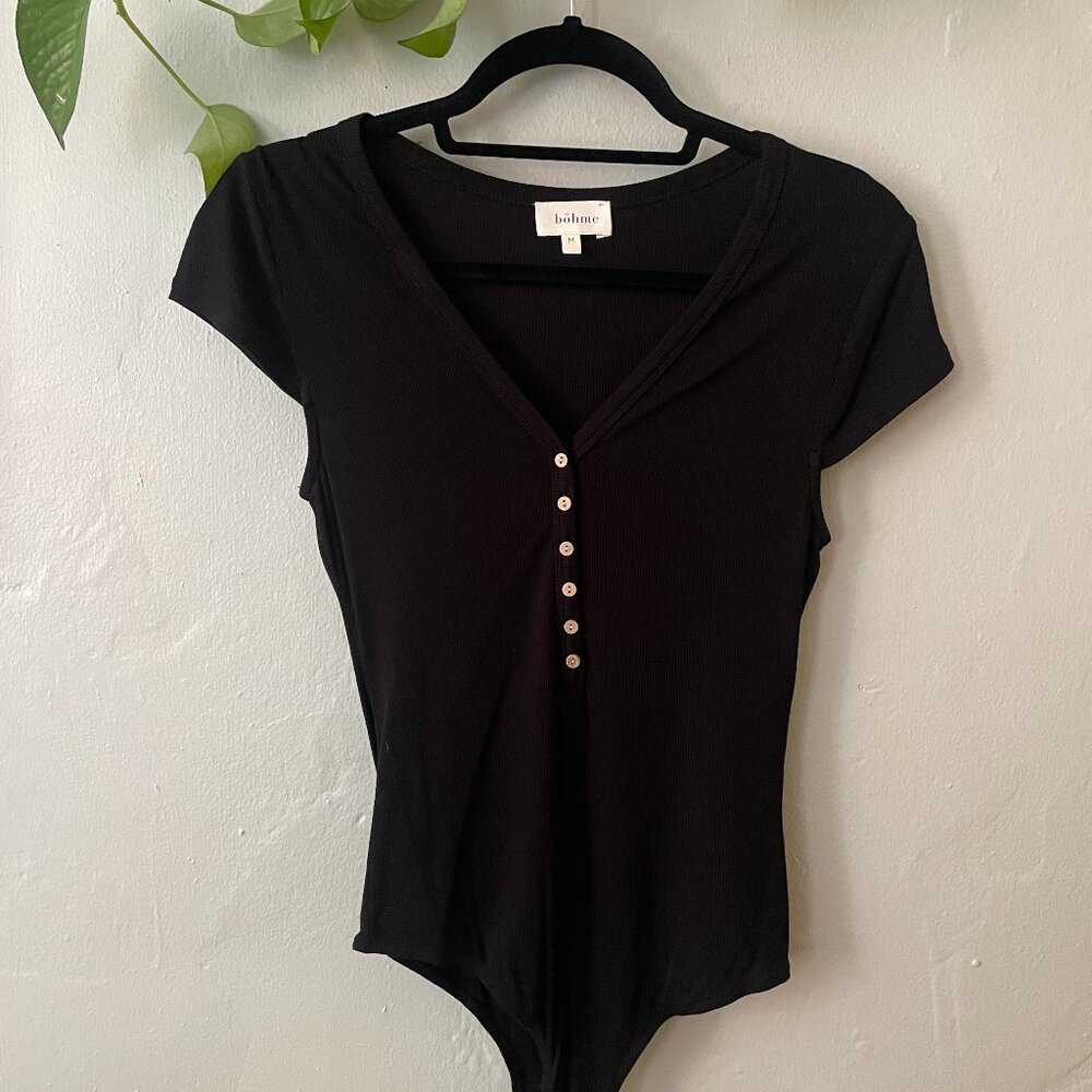 Ribbed Cap Sleeve Bodysuit in Black